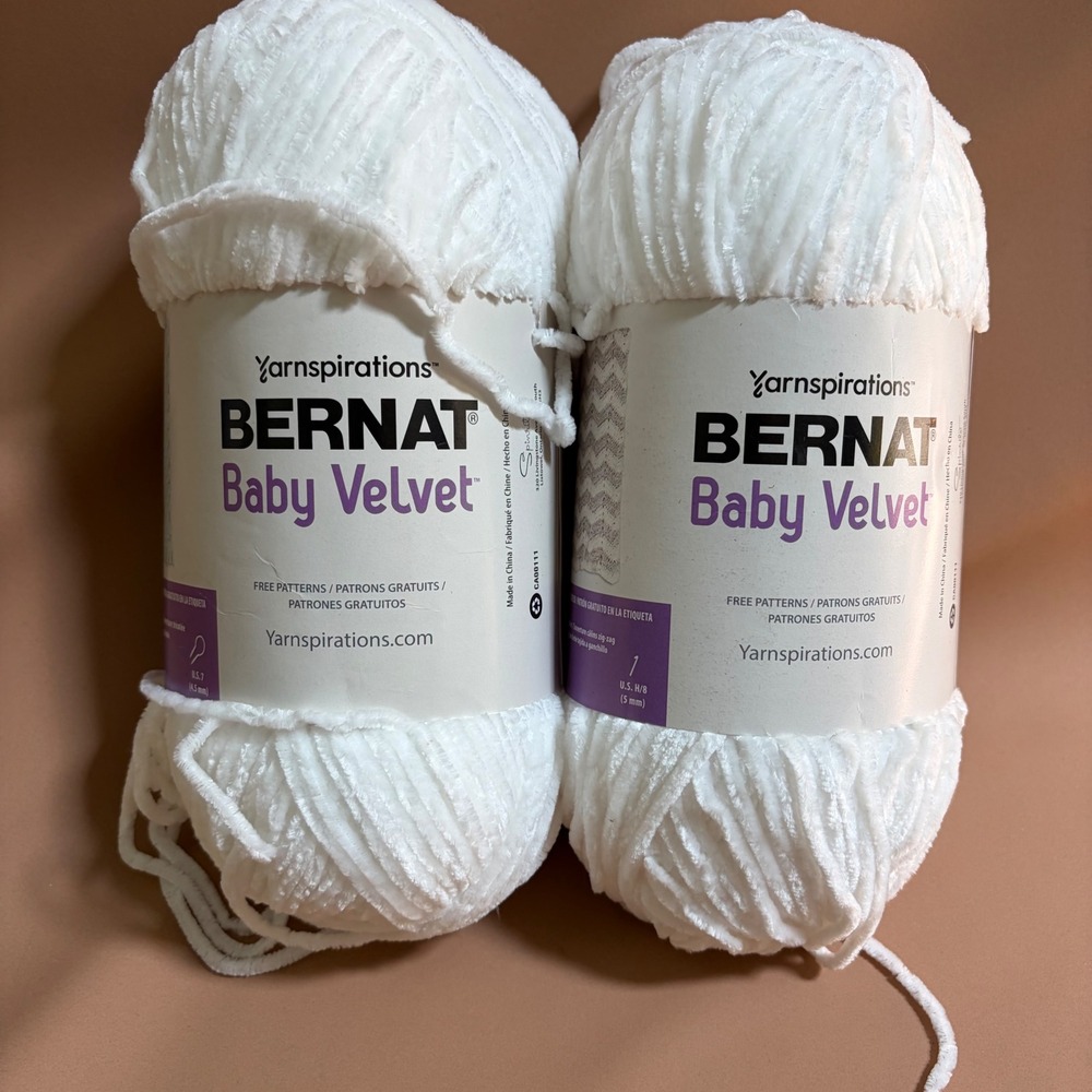 Bernat Baby Velvet Yarn Snowy White 86060 2 Skeins 10.5oz Medium 4 Polyester